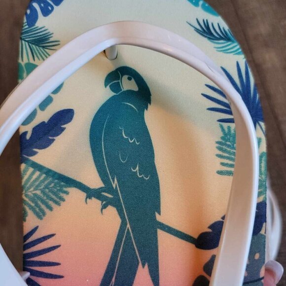 Margaritaville Flip Flops BNWOT - Picture 2 of 6